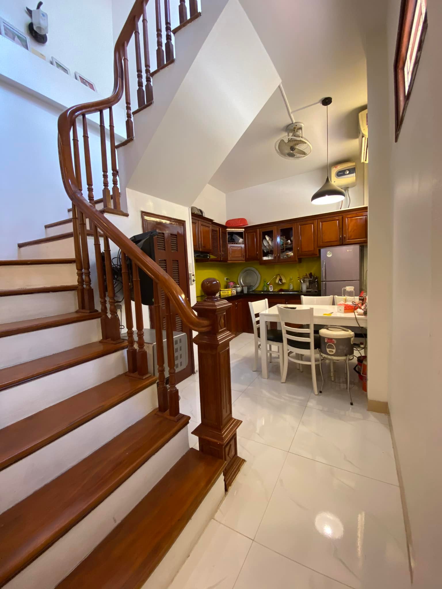 Chính chủ cần bán nhà ngay trung tâm Mỹ Đình diện tích 45m2 full đồ nội thất giá 5,35 tỷ