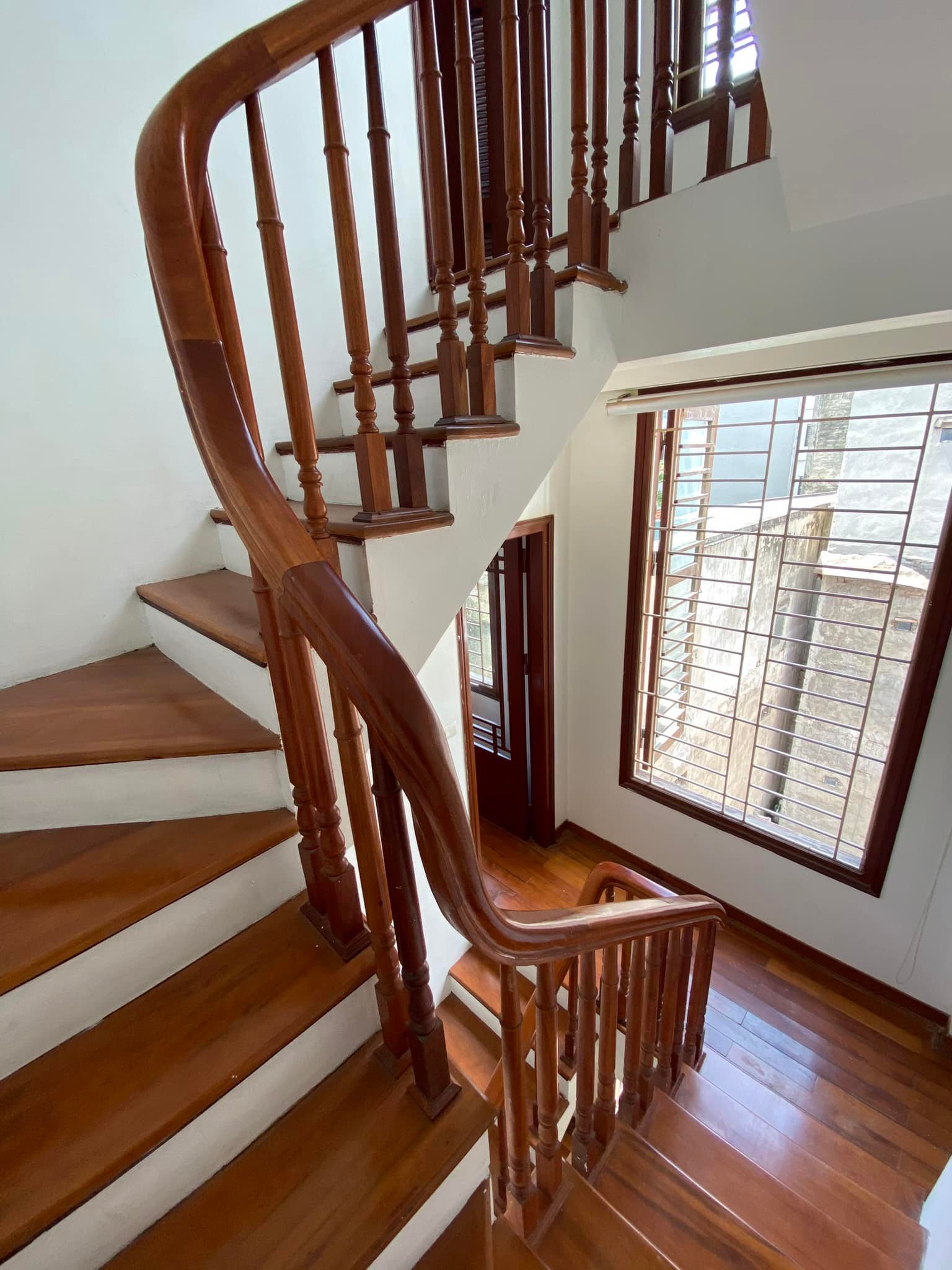 Chính chủ cần bán nhà ngay trung tâm Mỹ Đình diện tích 45m2 full đồ nội thất giá 5,35 tỷ