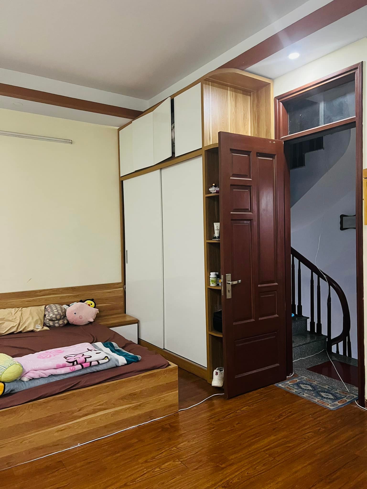 Cần bán gấp căn  lô góc Mỹ Đình,diện tích 35m2 full đồ nội thất giá 4,2 tỷ