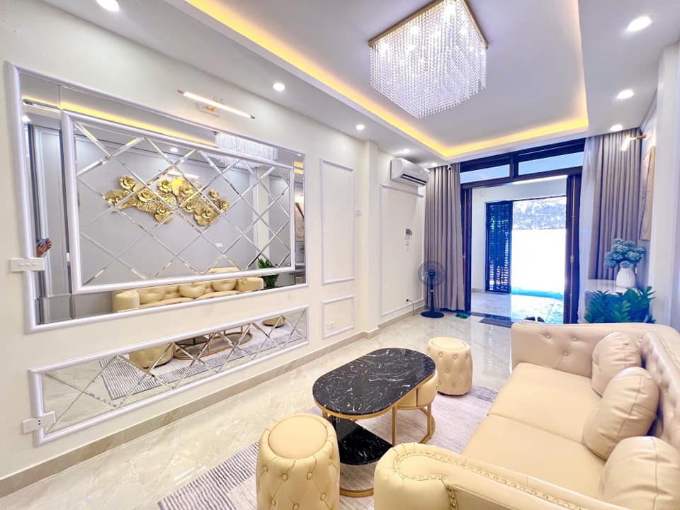 Chính chủ cần bán gấp nhà nay trung tâm Mỹ Đình lô góc với 2 mặt thoáng, diện tích 42m2 giá 4,45 tỷ