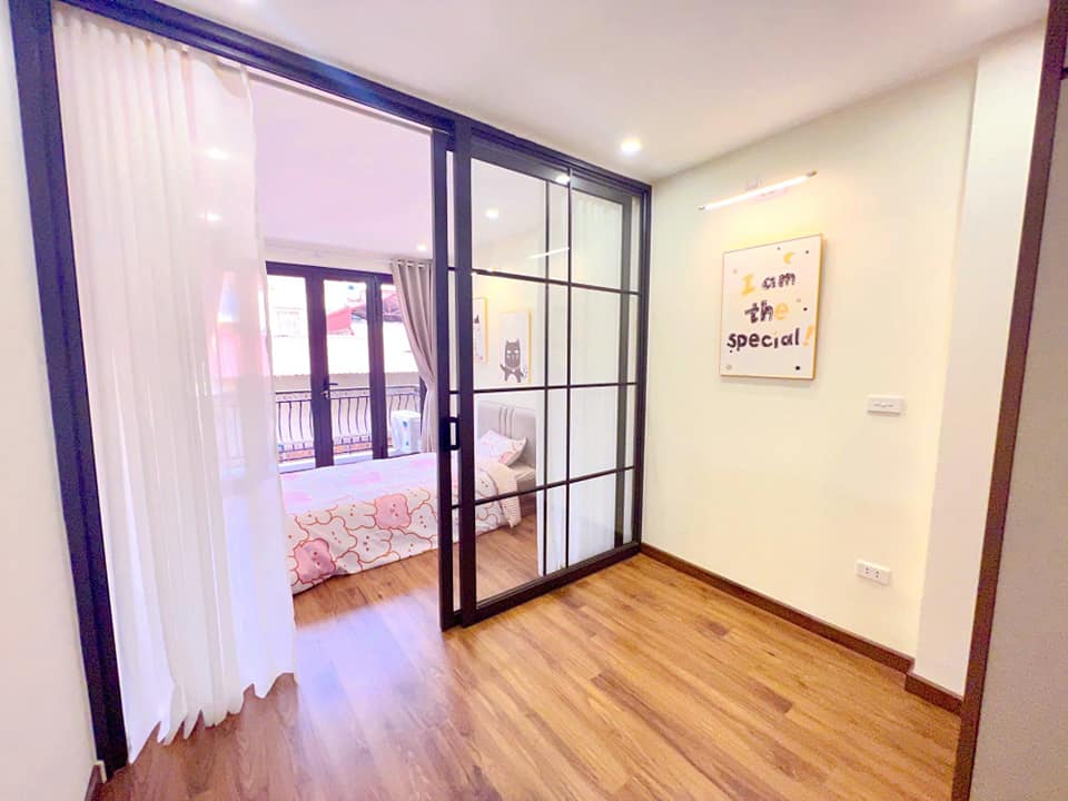 Chính chủ cần bán gấp nhà nay trung tâm Mỹ Đình lô góc với 2 mặt thoáng, diện tích 42m2 giá 4,45 tỷ