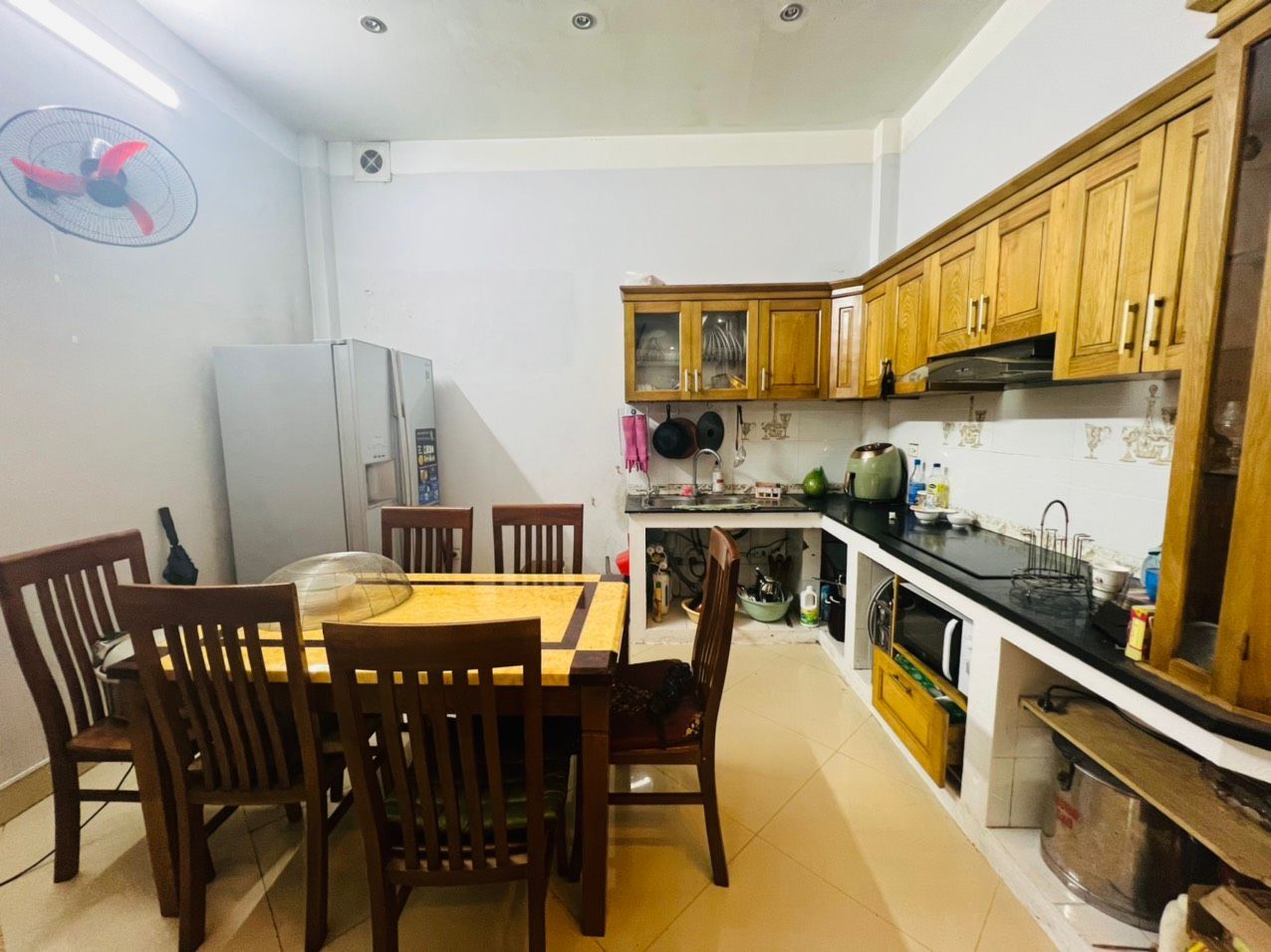 Cần tiền nên bán gấp nhà 5 tầng ngay Khúc Thừa Dụ - Cầu Giấy, diện tích 50m giá 11,2 tỷ