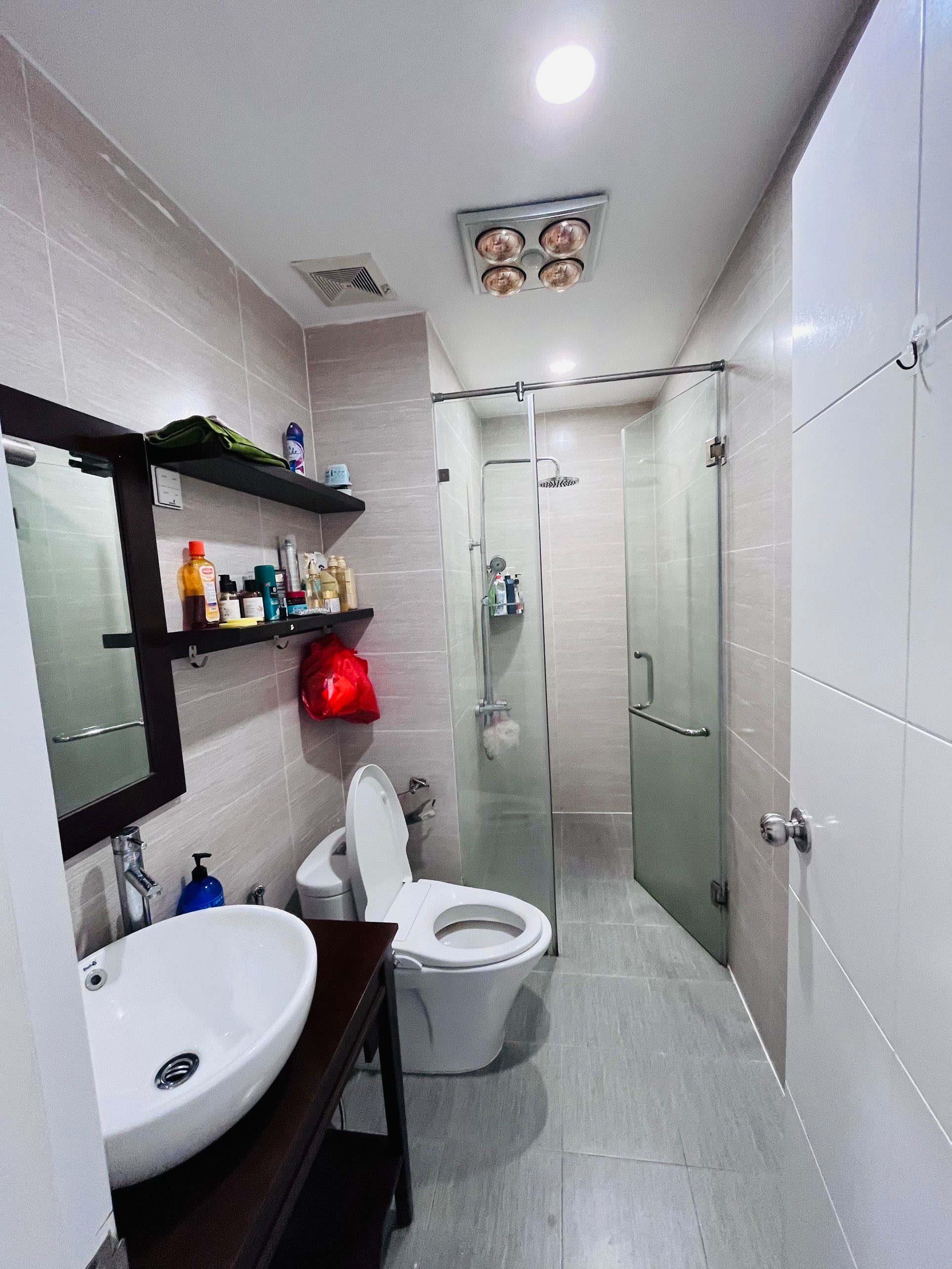 Chính chủ cần tiền nên bán gấp căn hộ 4PN, diện tích 128m2 ngay tại Hà Đông giá 4,25 tỷ