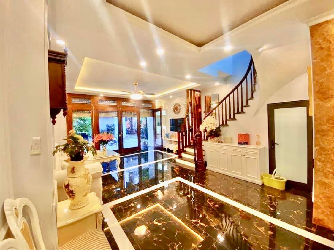 Bán gấp căn phân lô Ngụy Như Kon Tum 90m, 5T thang máy VP, PK kết hợp ở.