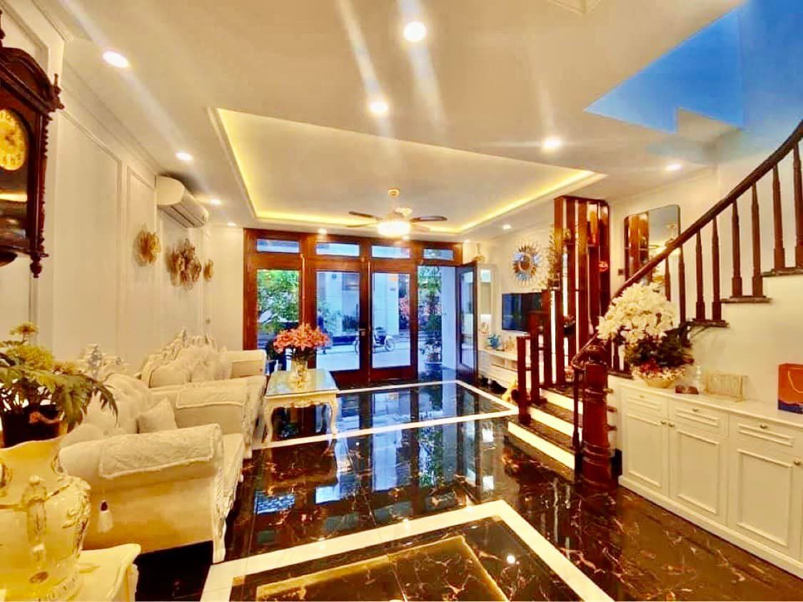 Bán gấp căn phân lô Ngụy Như Kon Tum 90m, 5T thang máy VP, PK kết hợp ở.
