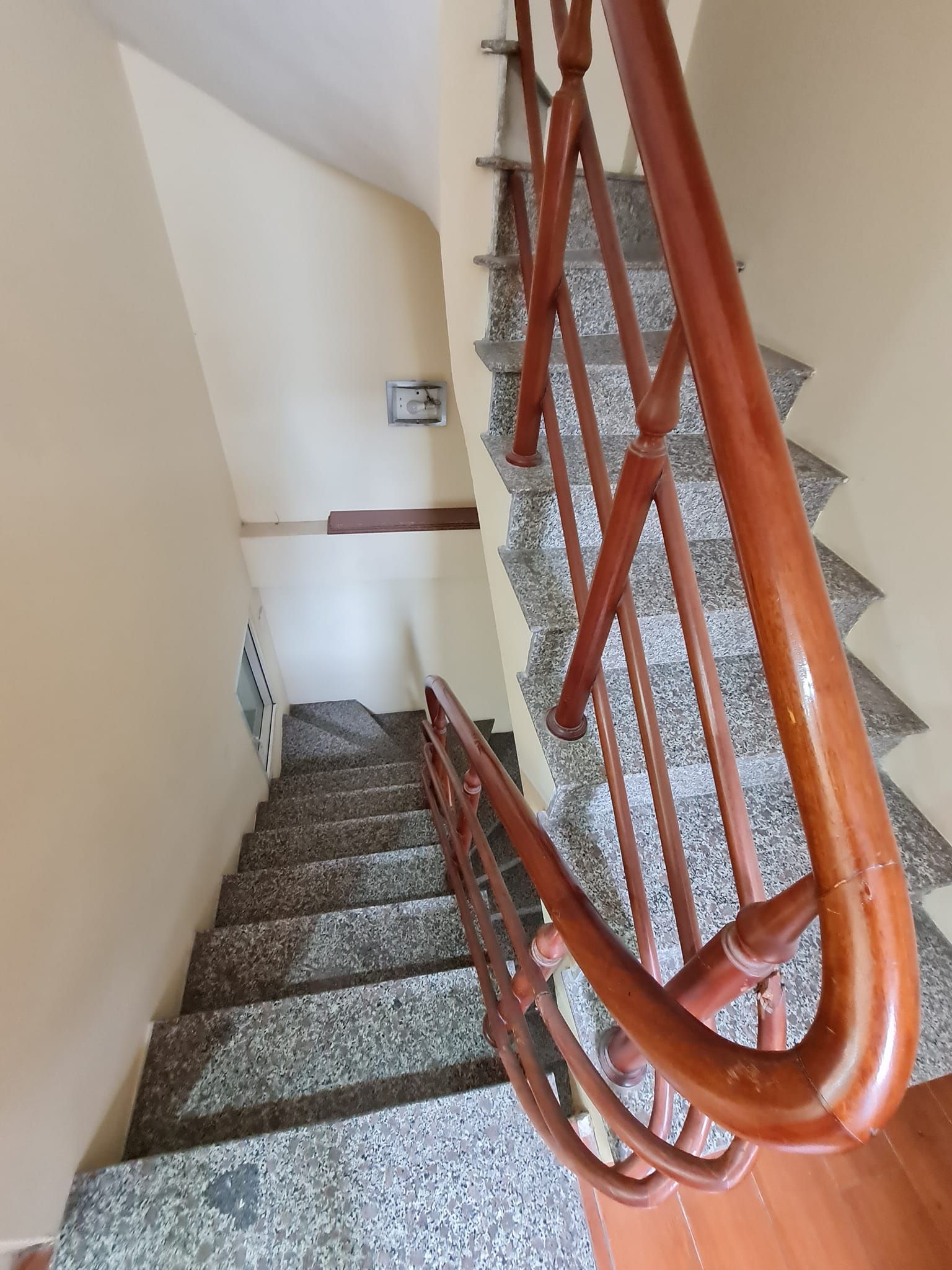 Cần bán nhà 4 tầng, diện tích 69m2 tại ngõ 58 Nguyễn Khánh Toàn, Cầu Giấy giá 6.5 tỷ