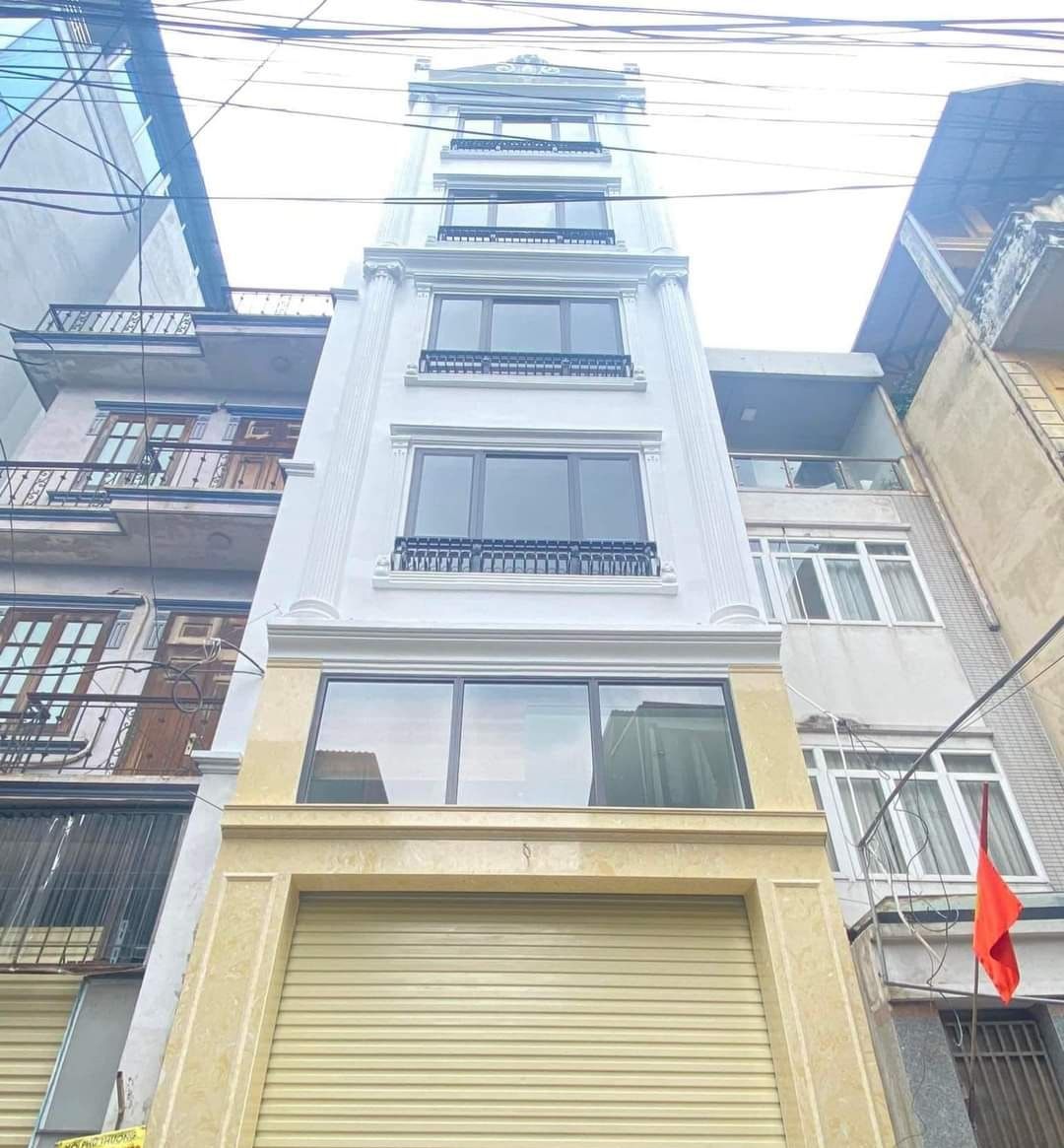 Chính chủ cần tiền bán gấp căn nhà 5 tầng ngay mặt phố Xã Đàn, diện tích 62m2 giá 32 tỷ kinh doanh tốt