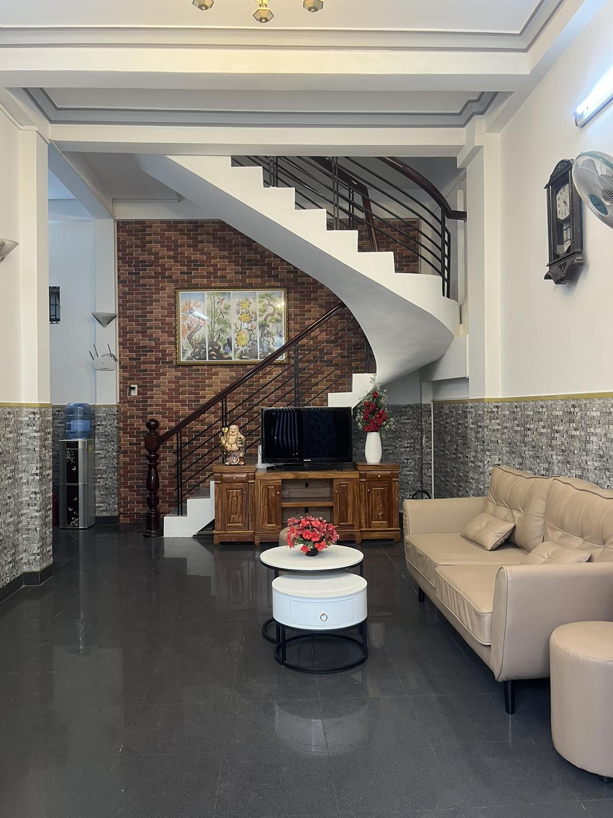 Chính chủ cần bán nhà đẹp thiết kế 3 tầng giá 3,5 tỷ tại Nha Trang, Khánh Hoà