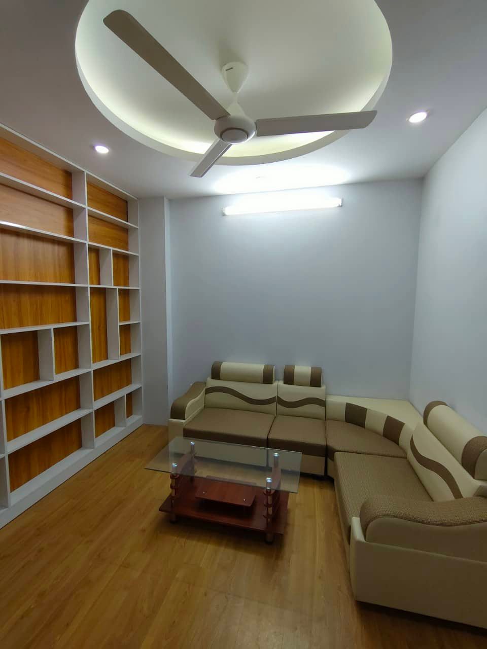 Chính chủ cần bán căn gồm 9 tầng 60m2 giá 1,55 tỷ lô góc ở Tây Hồ