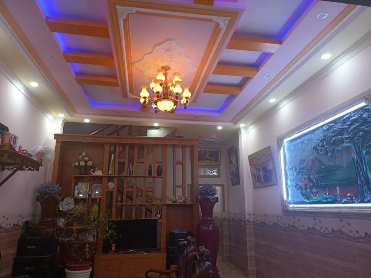 Chính chủ cần bán nhà mặt tiền diện tích 150m2 giá 6,7 tỷ tại Bến Cát, Bình Dương