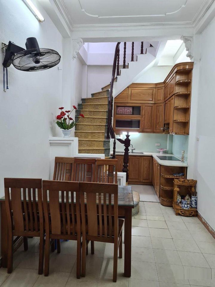 Cho thuê nhà ở THUỴ KHUÊ, 25m2, giá 10tr/tháng