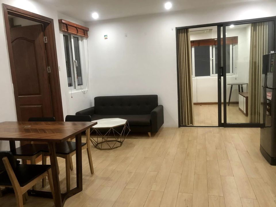 Cần cho thuê căn chung cư 2n1k ở 45A Võng Thị, Tây Hồ, giá 11tr/tháng