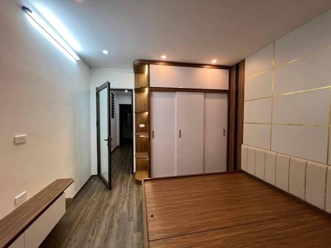 Chính chủ cần bán nhà gần mặt phố Đào Tấn 6 phòng ngủ giá 4 tỷ