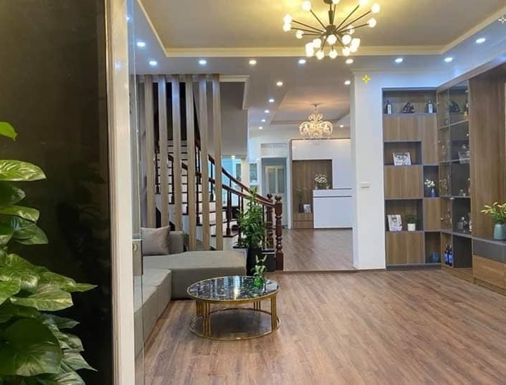 Chính chủ cần bán nhà 6 tầng có thang máy tại Lê Văn Lương, Cầu Giấy giá 7,3 tỷ