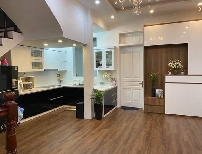 Chính chủ cần bán nhà 6 tầng có thang máy tại Lê Văn Lương, Cầu Giấy giá 7,3 tỷ