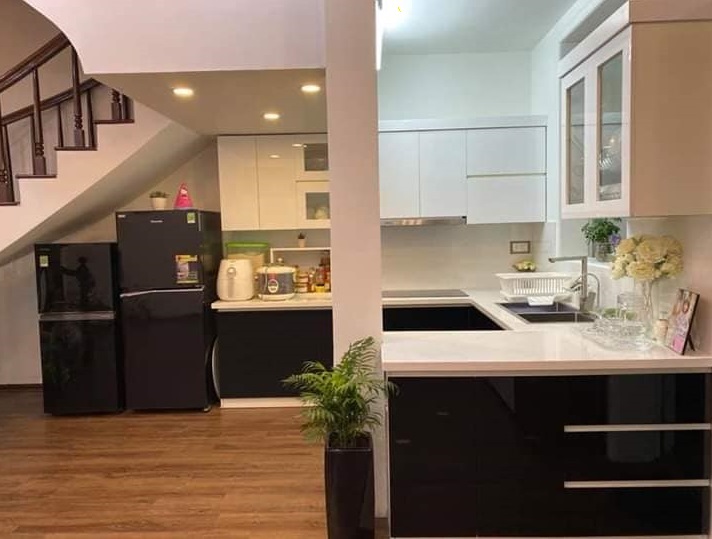 Chính chủ cần bán nhà 6 tầng có thang máy tại Lê Văn Lương, Cầu Giấy giá 7,3 tỷ