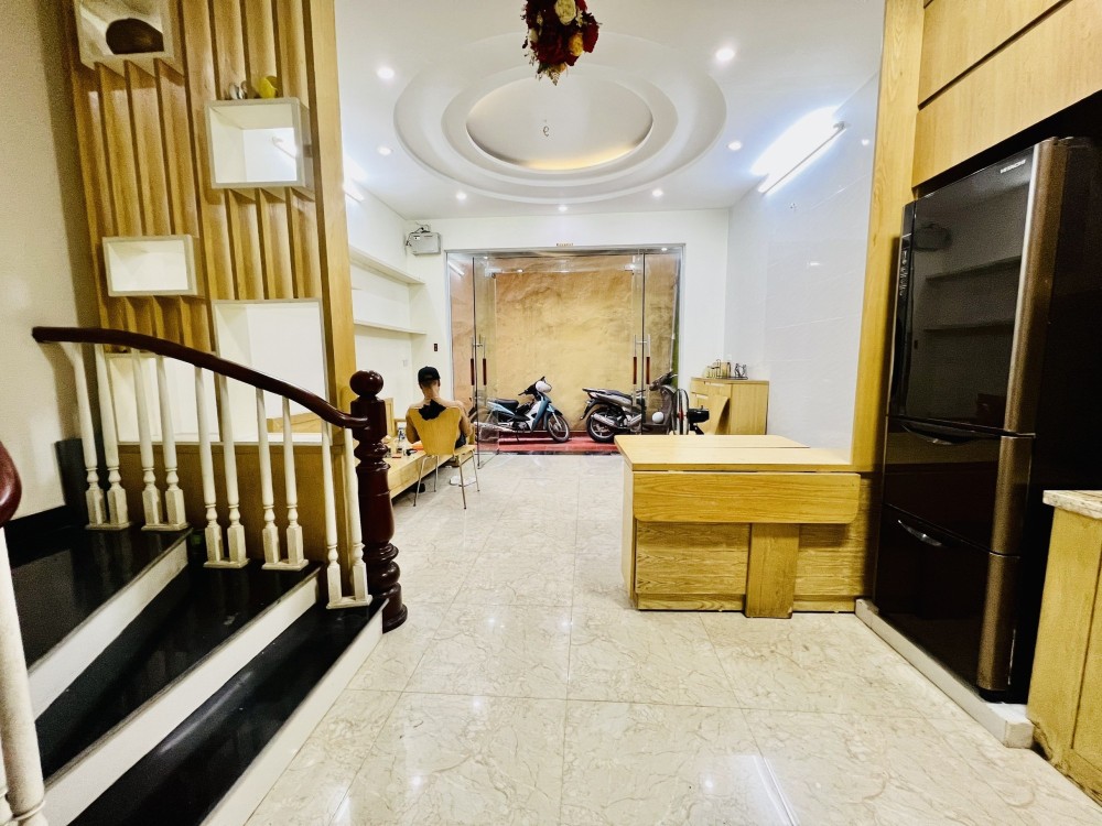 Chính chủ  cần bán gấp nhà 5 tầng tại Nguyễn Đức Cảnh