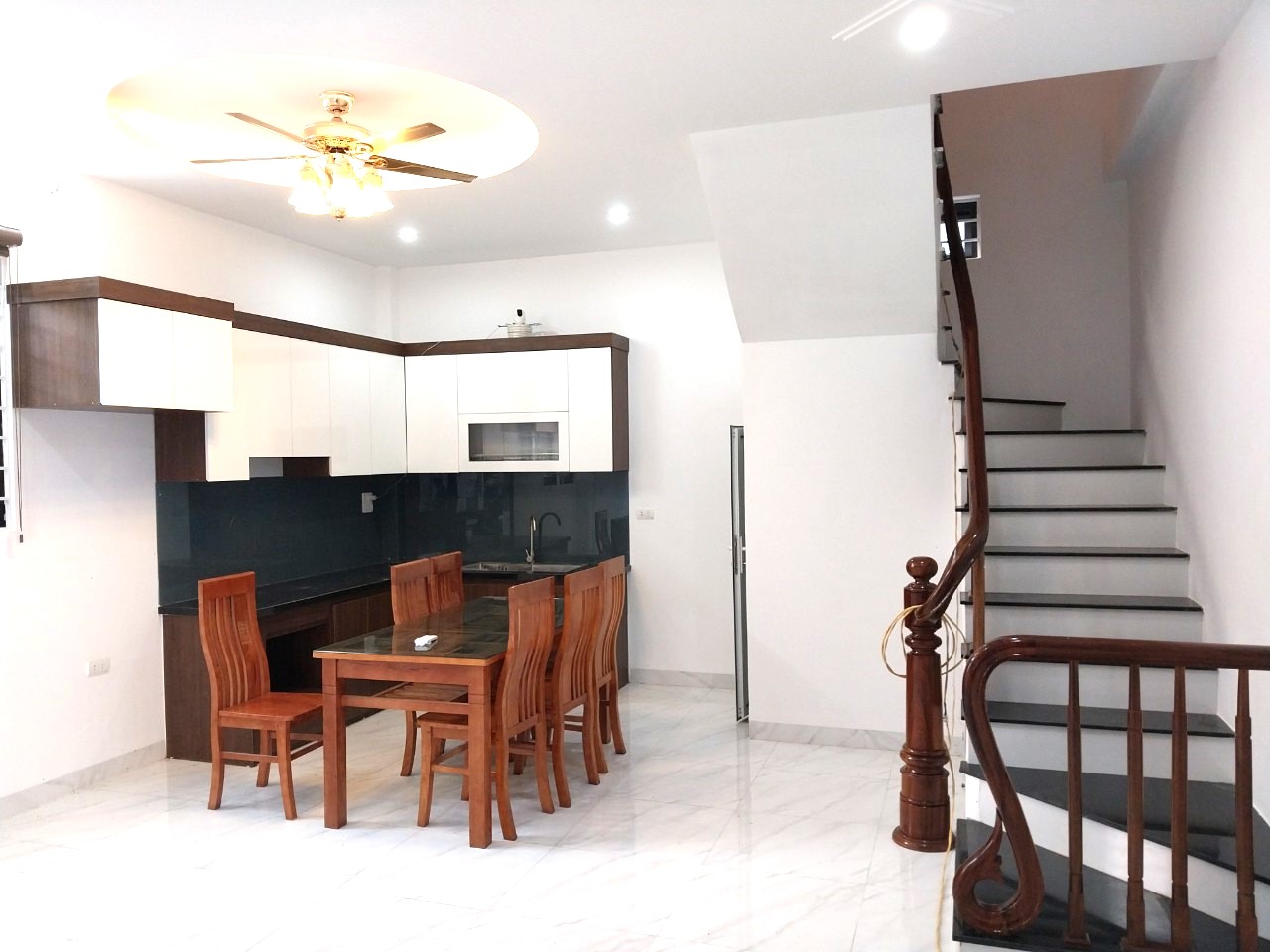 Chính chủ cần bán nhà lô góc mới xây 45m2 giá 4,7 tỷ tại Vân Canh, Hoài Đức