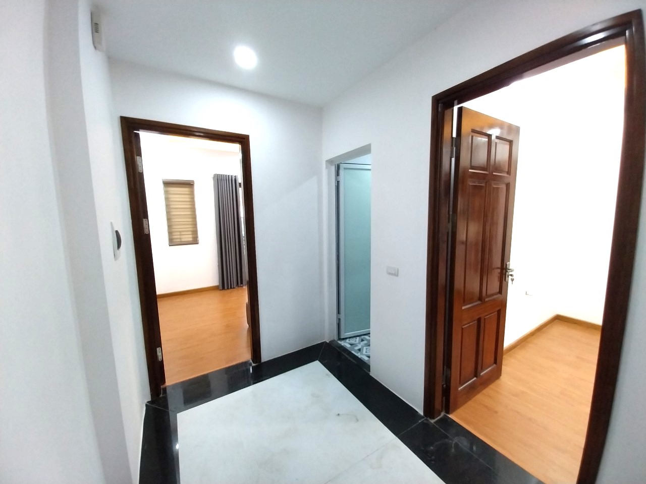 Chính chủ cần bán nhà lô góc mới xây 45m2 giá 4,7 tỷ tại Vân Canh, Hoài Đức