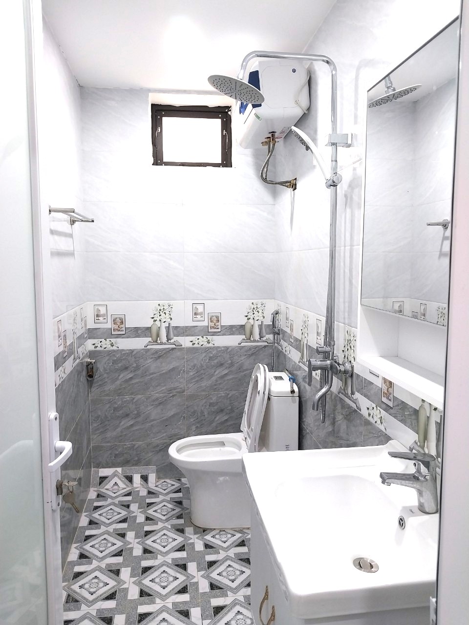 Chính chủ cần bán nhà lô góc mới xây 45m2 giá 4,7 tỷ tại Vân Canh, Hoài Đức