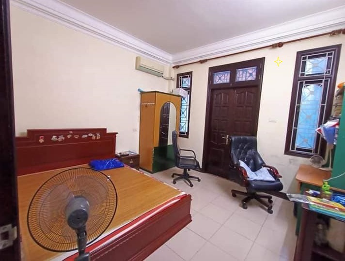 Chính chủ cần bán nhà 40m2 giá 4 tỷ tại Võng Thị, Ba Đình
