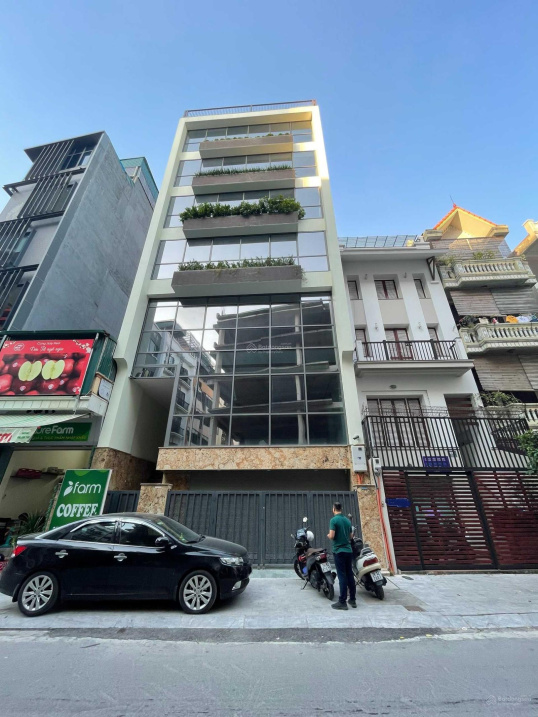 Cho thuê nhà đẹp phố Lạc Long Quân - Tây Hồ - vị trí đắc địa