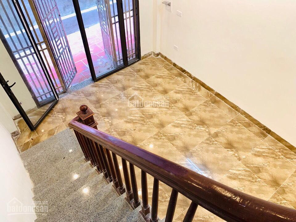 Chính chủ cần bán nhà ô tô cửa mới xây, 3 tầng
