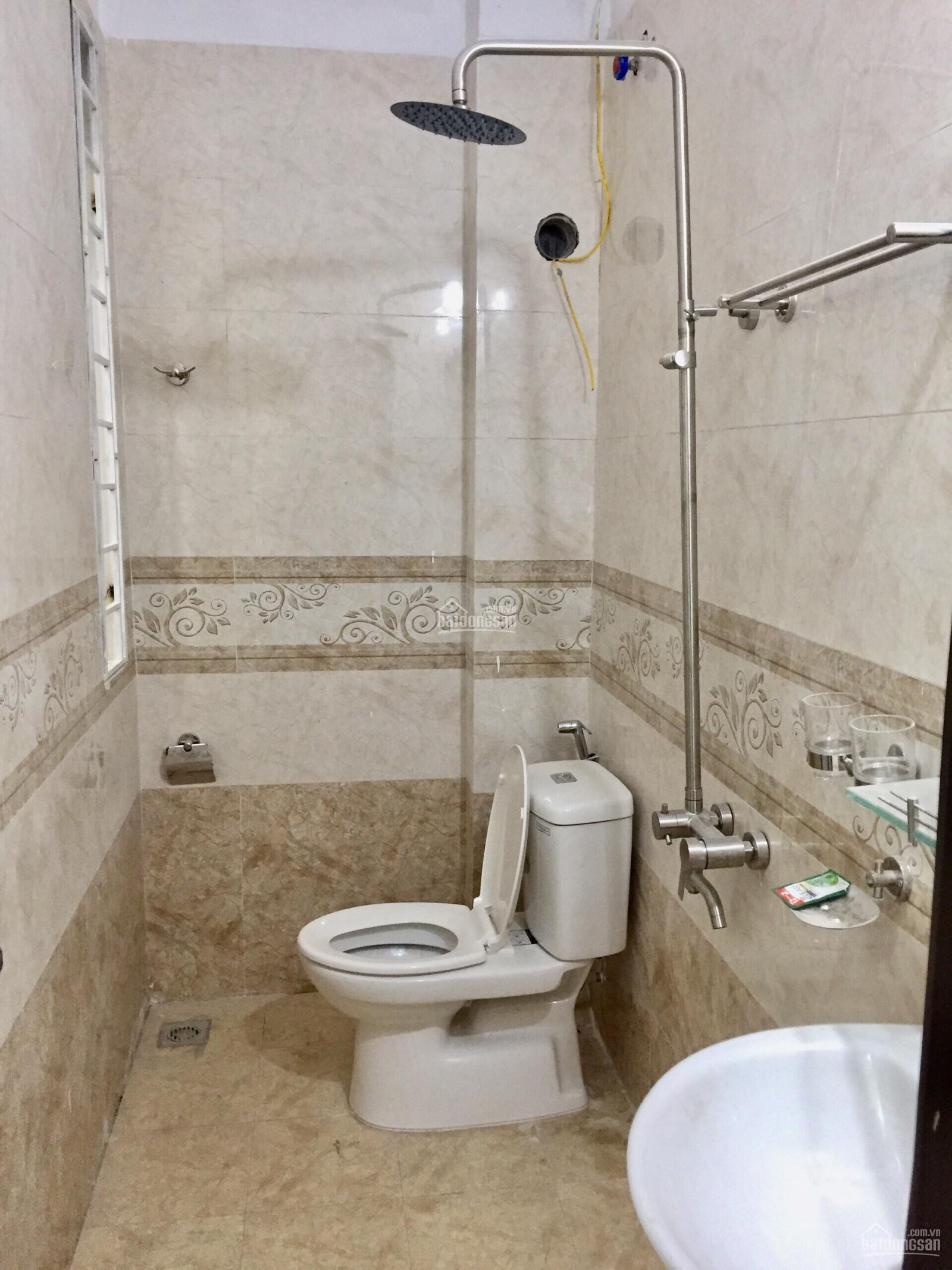 Chính chủ cần bán nhà ô tô cửa mới xây, 3 tầng