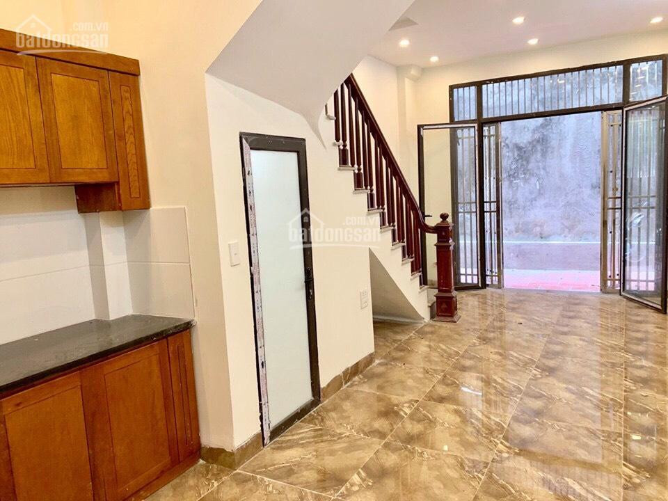 Chính chủ cần bán nhà ô tô cửa mới xây, 3 tầng