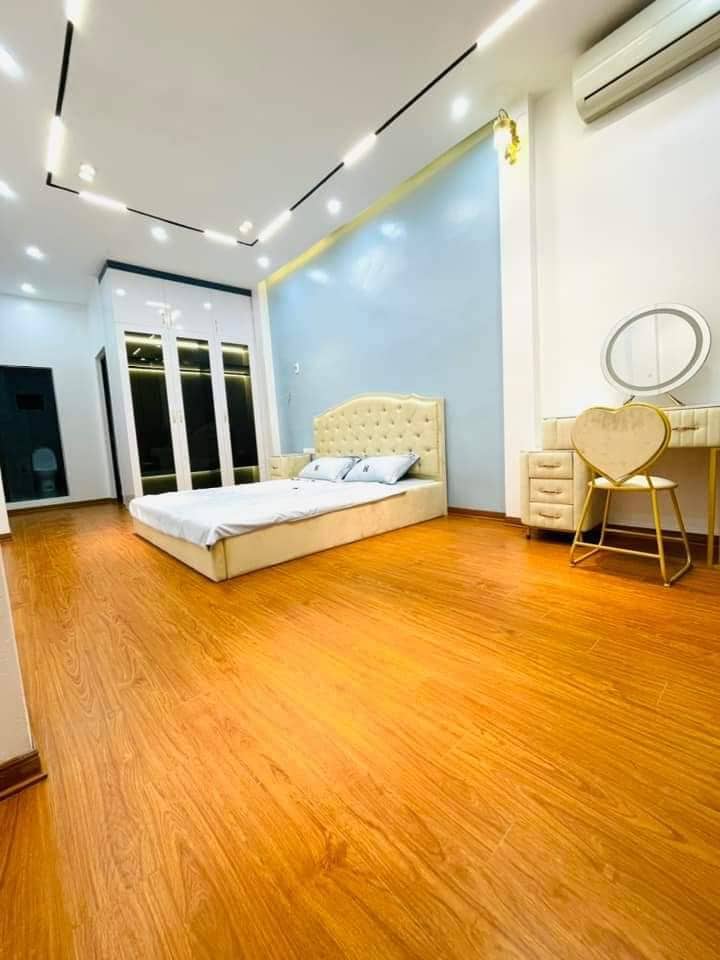 Chính chủ cần bán nhà 4 tầng siêu rộng rãi 52m2 giá 7 tỷ tại Tôn Đức Thắng, Đống Đa