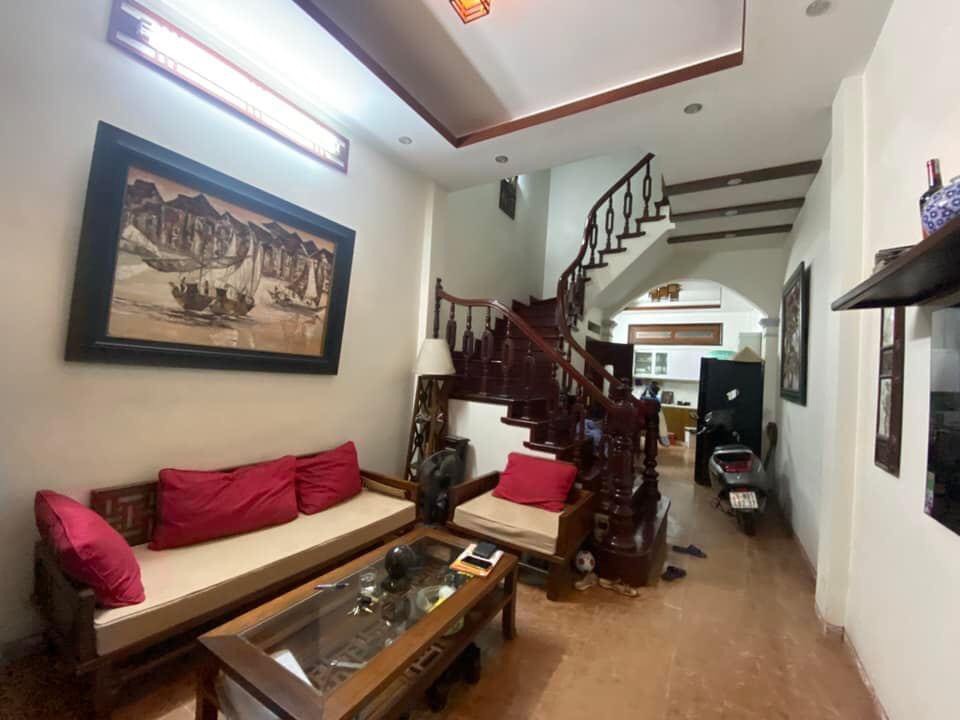 Bán nhà tại Nguyễn Chí Thanh phân lô 5 tầng, diện tích 35m2