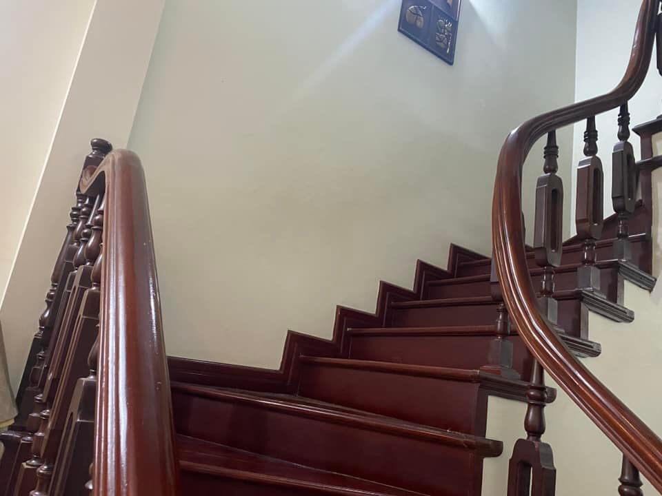 Bán nhà tại Nguyễn Chí Thanh phân lô 5 tầng, diện tích 35m2