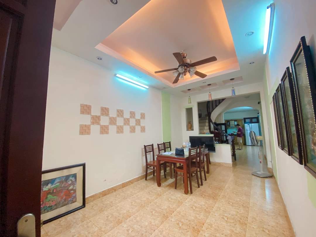 Bán nhà mặt ngõ rộng 3m phố Thái Thịnh diện tích 60m2 giá 10,3 tỷ