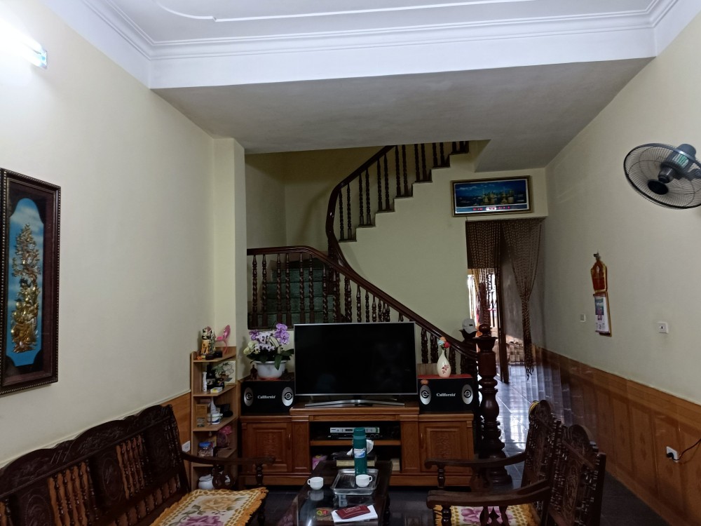 Chính chủ cần bán nhà 2 mặt ngõ thông gần chợ 86m2 giá 5,5 tỷ tại ngõ Hà Huy Tập