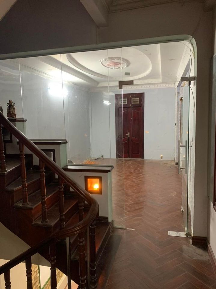 Cho thuê căn hộ 43m2 tiện nghi trong toà nhà có thang máy ở Ba Đình, Hà Nội