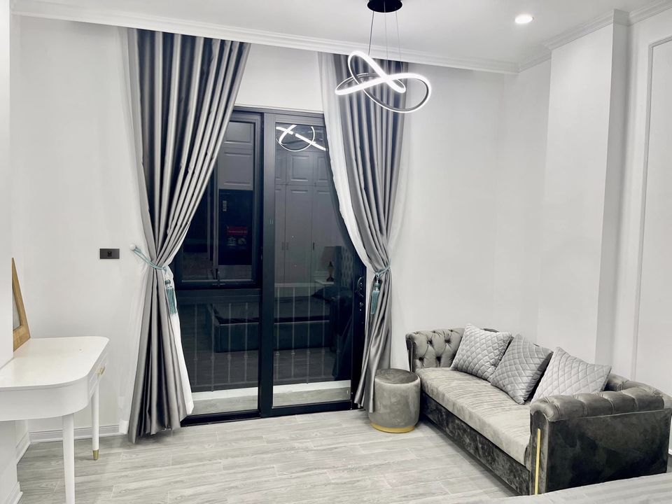 Cho thuê căn hộ 43m2 tiện nghi trong toà nhà có thang máy ở Ba Đình, Hà Nội