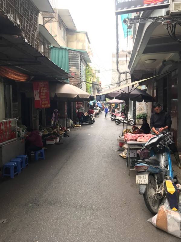 Cho thuê nhà mặt đường chợ ngõ 9 Đào Tấn, Ngọc Khánh, Ba Đình. Giá 8 tr/ tháng