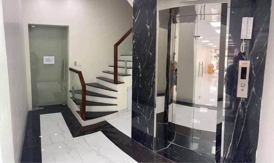 Cần cho thuê nhà mặt phố Phương Liệt, Thanh Xuân, 180m2, 35 triệu/tháng