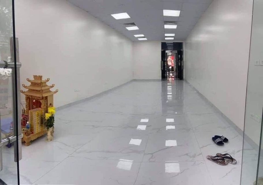 Cần cho thuê nhà mặt phố Phương Liệt, Thanh Xuân, 180m2, 35 triệu/tháng
