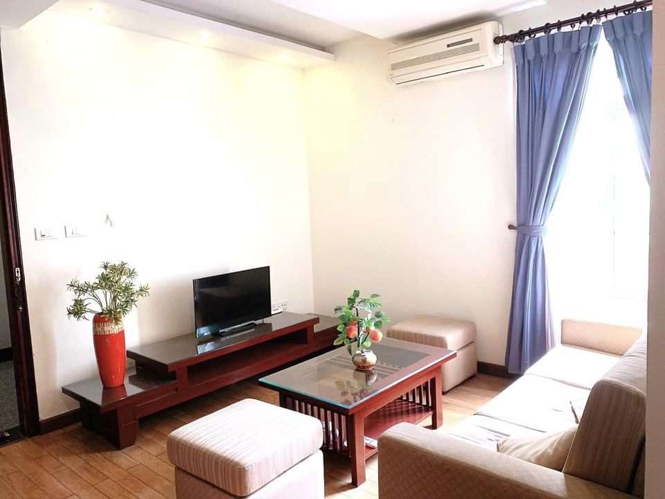 Cho thuê căn hộ tại mặt phố Lê Thánh Tông, Hoàn Kiếm, giá 12tr/tháng