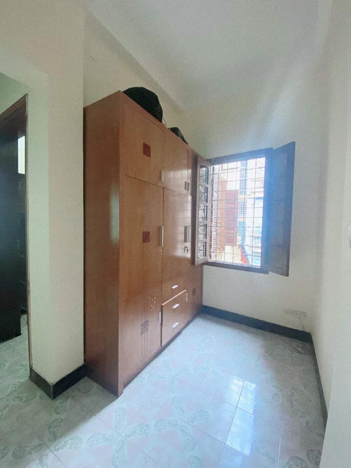 Cho thuê Nhà riêng Phố Vương Thừa Vũ- 100m2 4 tầng - ngõ ô tô - có sân rộng để ô tô ,xe máy