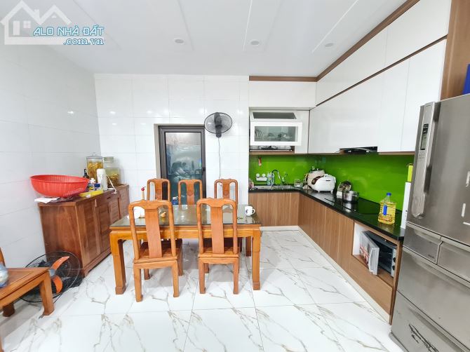 Chính chủ cần bán nhà giá rẻ tại Đội Cấn 67m2gias 6,3 tỷ