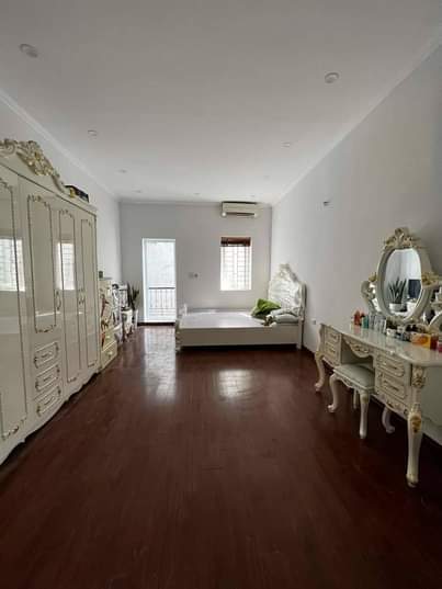 Bán nhà 5 tầng rộng rãi diện tích 32m2 giá 6,6 tỷ tại Trung Kính, Cầu Giấy