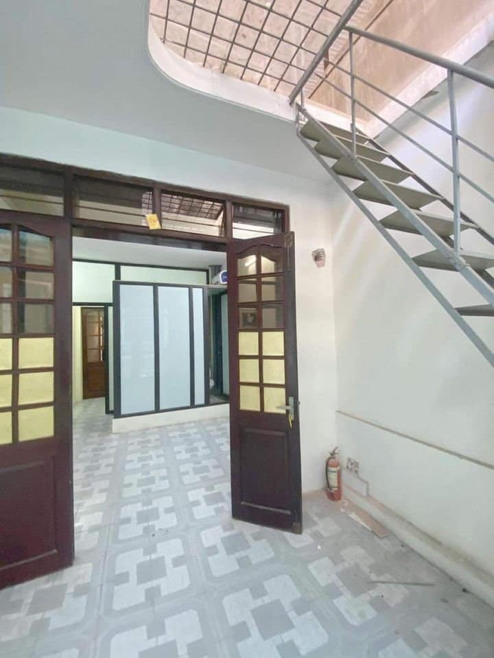 Cho thuê nhà  Lê Thanh Nghị, Hai Bà Trưng, có thể vừa ở vừa kinh doanh, giá 18tr/tháng