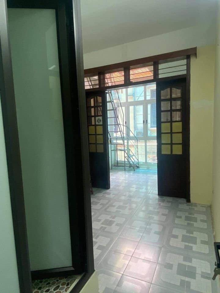 Cho thuê nhà  Lê Thanh Nghị, Hai Bà Trưng, có thể vừa ở vừa kinh doanh, giá 18tr/tháng