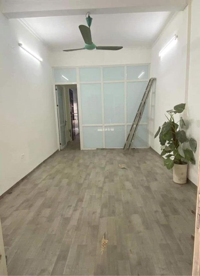 Cho thuê nhà  Lê Thanh Nghị, Hai Bà Trưng, có thể vừa ở vừa kinh doanh, giá 18tr/tháng