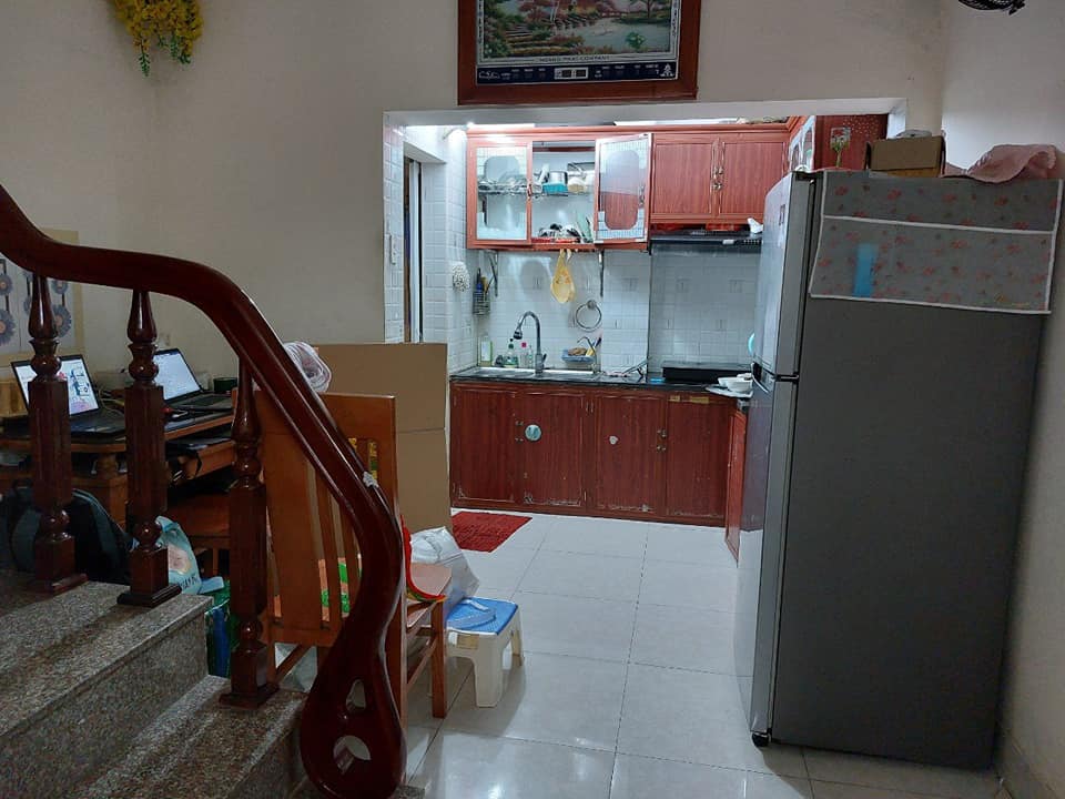 Cho thuê nhà nguyên căn 4 tầng tại Lĩnh Nam, Hoàng Mai, HN, giá 8tr/tháng