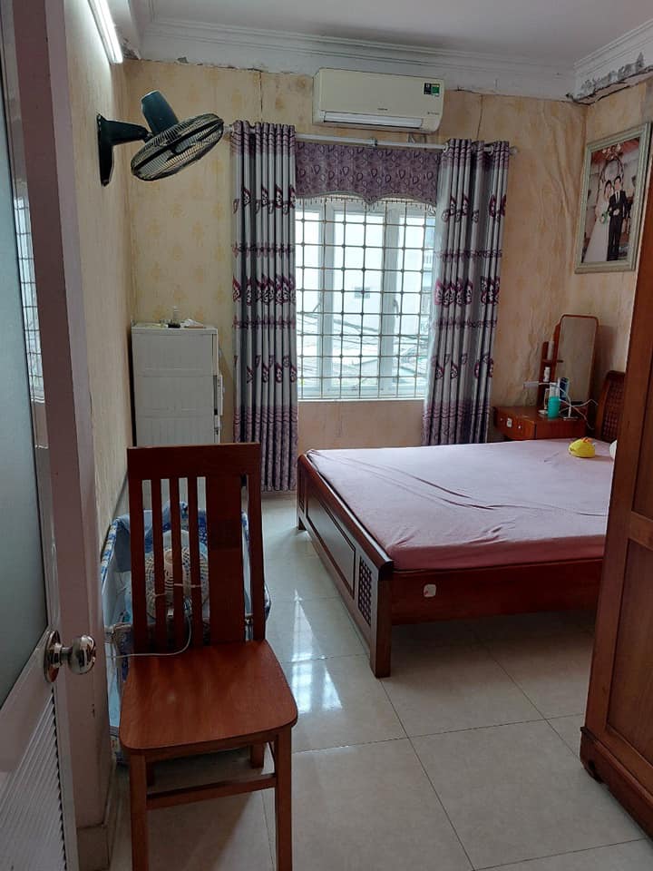Cho thuê nhà nguyên căn 4 tầng tại Lĩnh Nam, Hoàng Mai, HN, giá 8tr/tháng