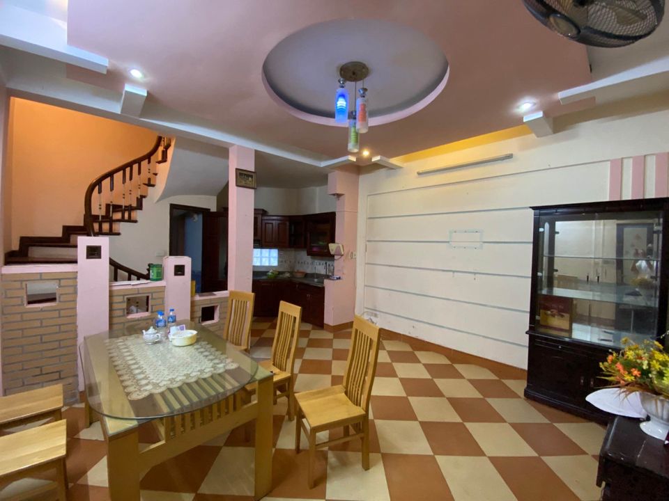 Cho thuê nhà riêng 5 tầng x 35m², tại phố Khâm Thiên, Đống Đa, HN, giá 11 triệu/tháng