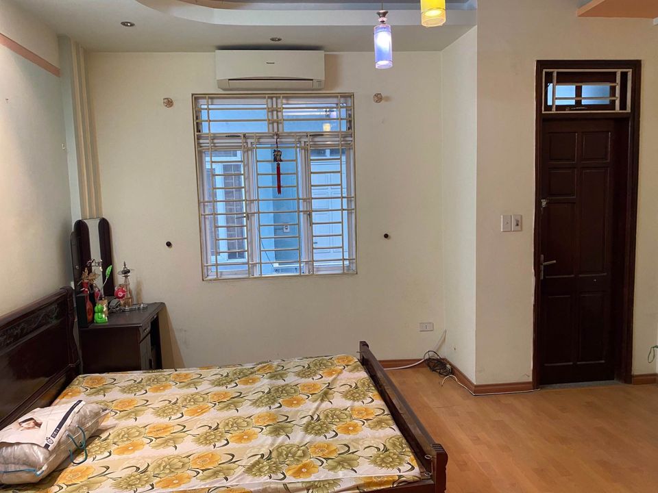 Cho thuê nhà riêng 5 tầng x 35m², tại phố Khâm Thiên, Đống Đa, HN, giá 11 triệu/tháng